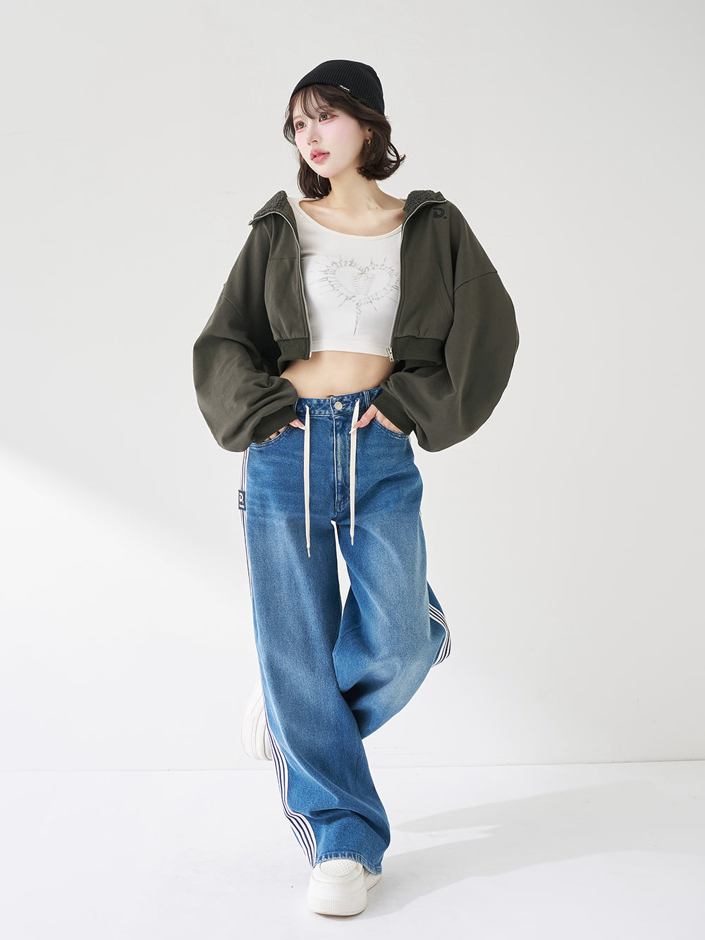 モデル：165cm（着用サイズ：FREE　着用カラー：C-GRY）