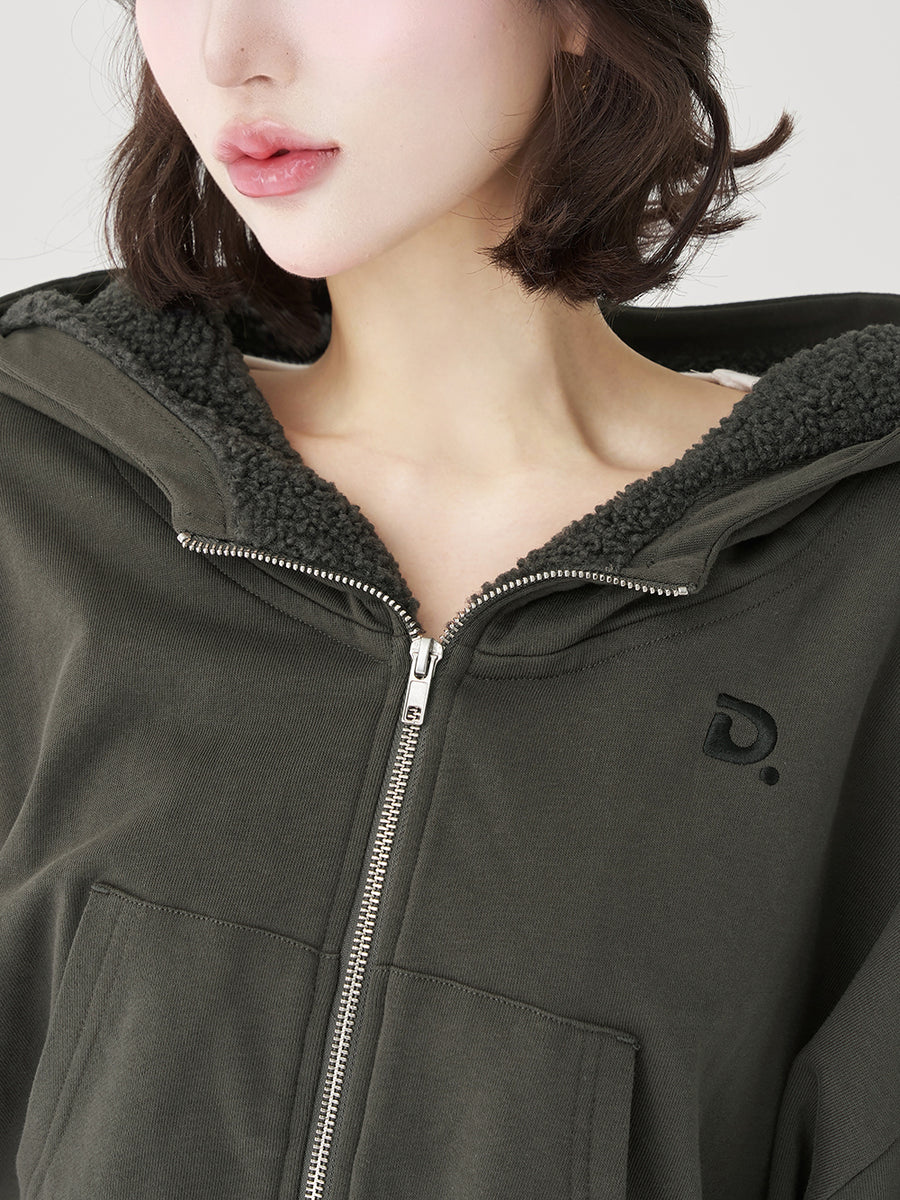 モデル：165cm（着用サイズ：FREE　着用カラー：C-GRY）