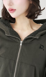 モデル：165cm（着用サイズ：FREE　着用カラー：C-GRY）