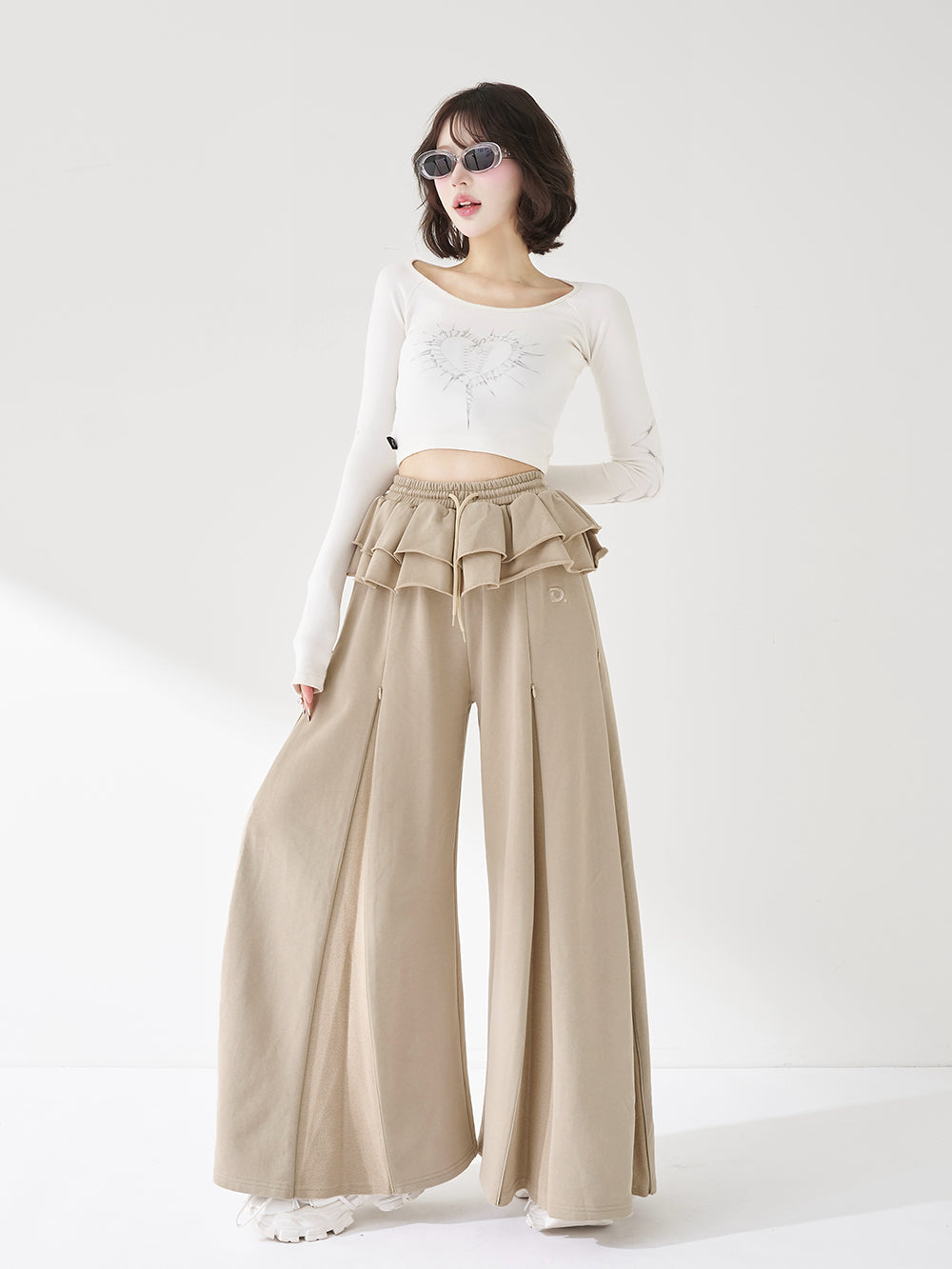 モデル：165cm（着用サイズ：FREE　着用カラー：BEG）