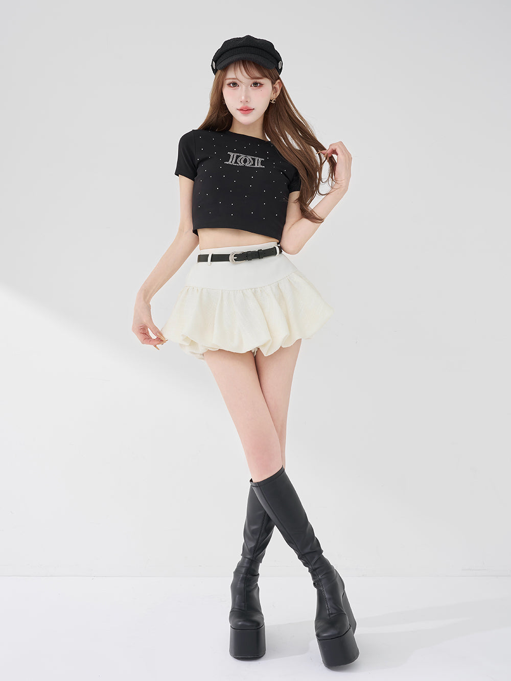 モデル：165cm（着用サイズ：FREE　着用カラー：BLK）