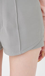 モデル：165cm（着用サイズ：S　着用カラー：GRY）