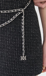 モデル：165cm（着用サイズ：FREE　着用カラー：BLK）