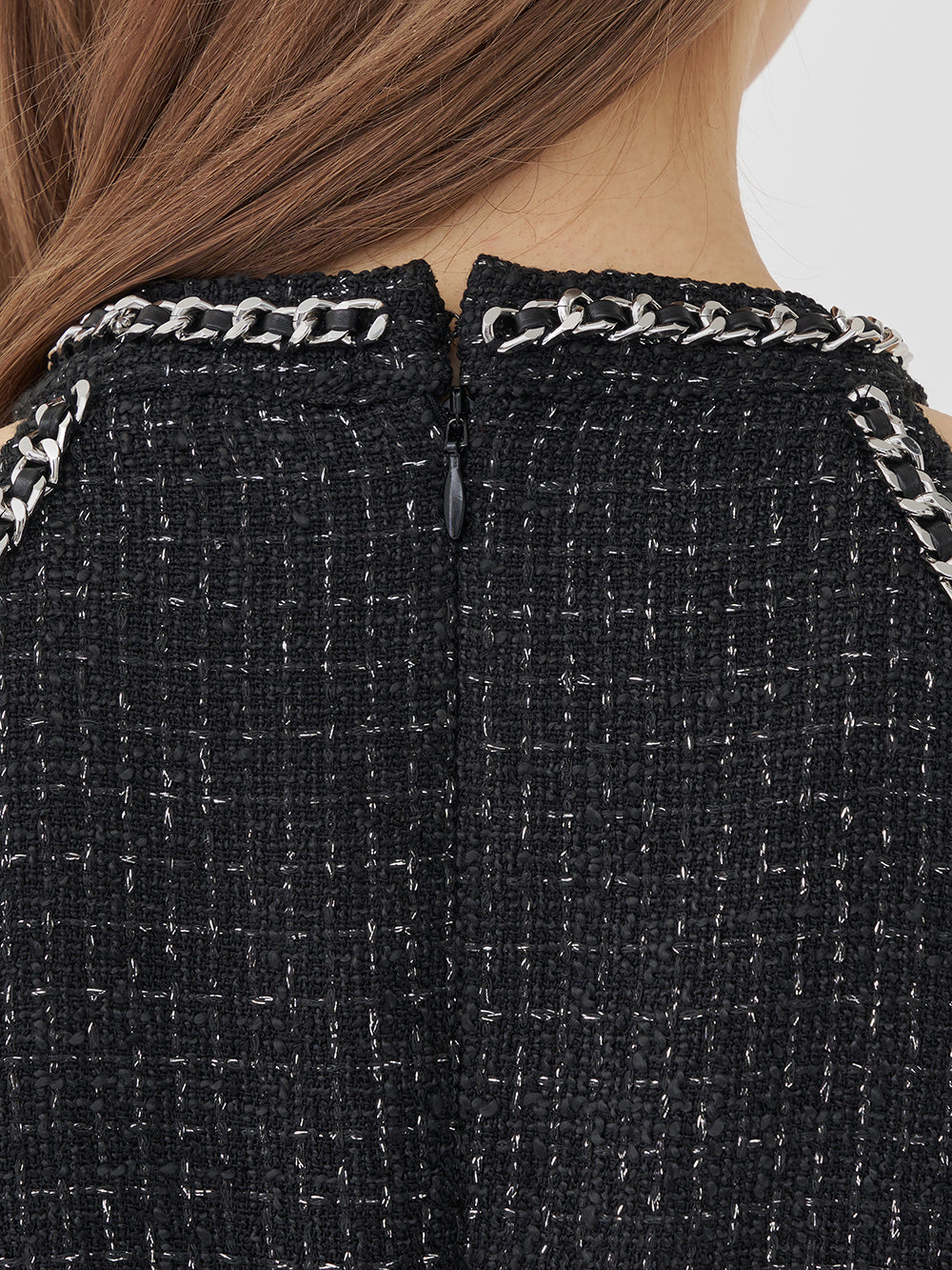 モデル：165cm（着用サイズ：FREE　着用カラー：BLK）