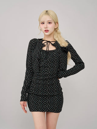 モデル：165cm（着用サイズ：FREE　着用カラー：BLK）