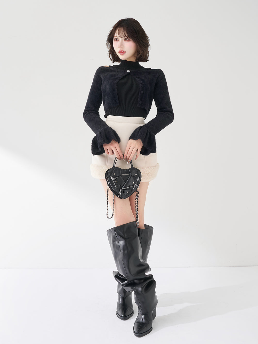 モデル：165cm（着用サイズ：FREE　着用カラー：BLK）