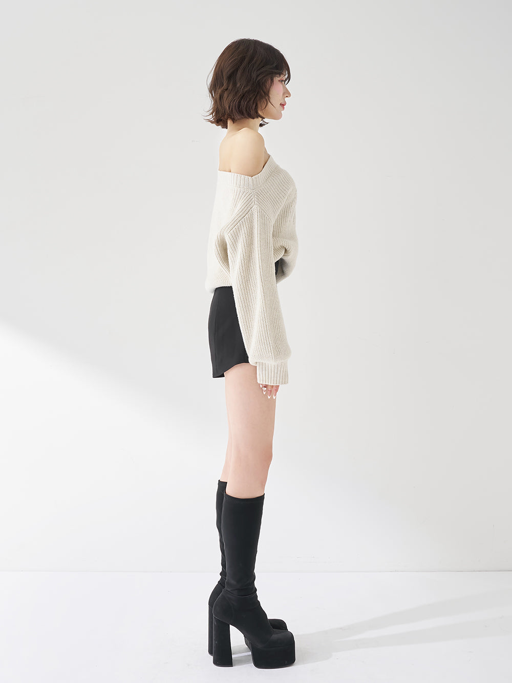 モデル：165cm（着用サイズ：FREE　着用カラー：BLK）