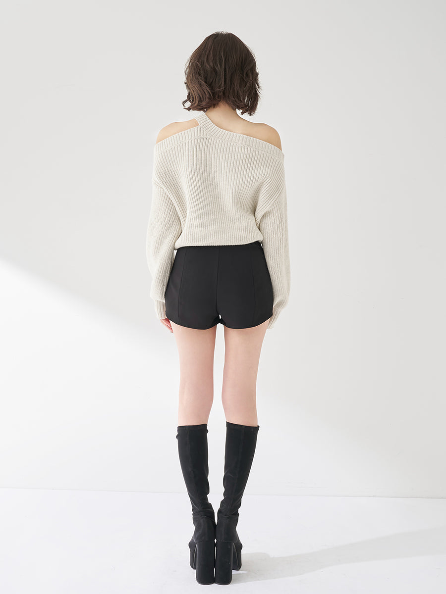 モデル：165cm（着用サイズ：FREE　着用カラー：BLK）