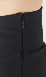 モデル：165cm（着用サイズ：FREE　着用カラー：BLK）