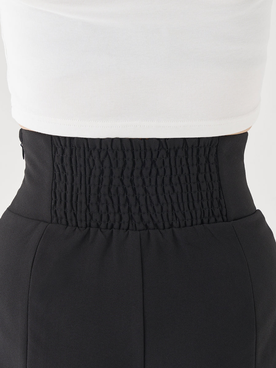 モデル：165cm（着用サイズ：FREE　着用カラー：BLK）