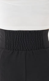 モデル：165cm（着用サイズ：FREE　着用カラー：BLK）