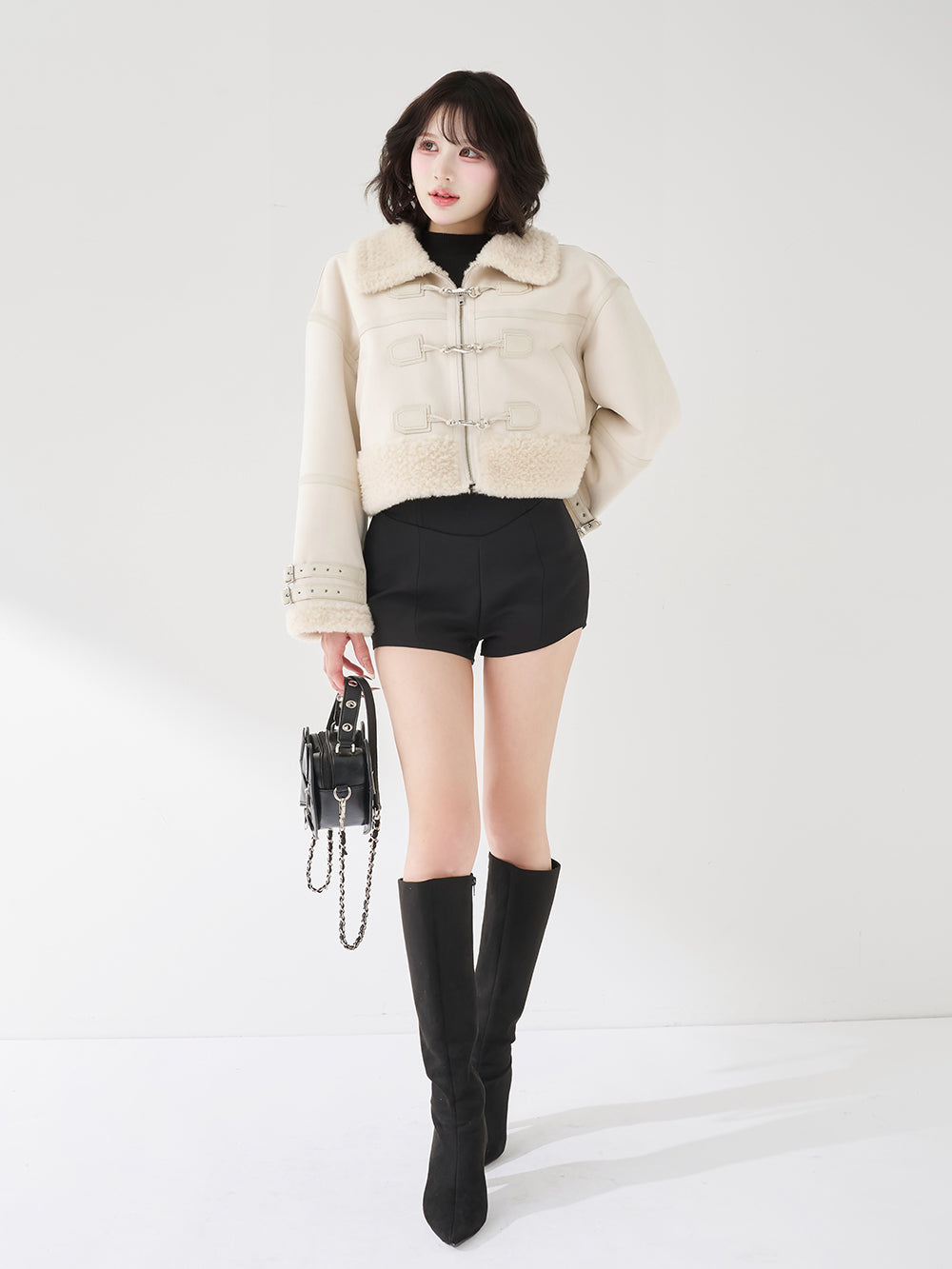 モデル：165cm（着用サイズ：FREE　着用カラー：BLK）