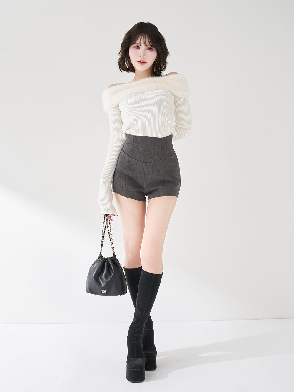 モデル：165cm（着用サイズ：FREE　着用カラー：GRY）