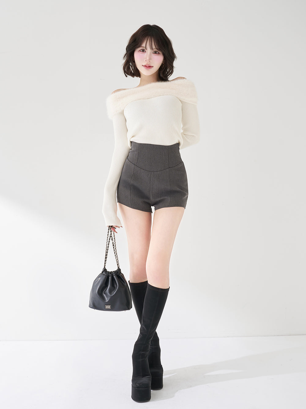 モデル：165cm（着用サイズ：FREE　着用カラー：WHT）