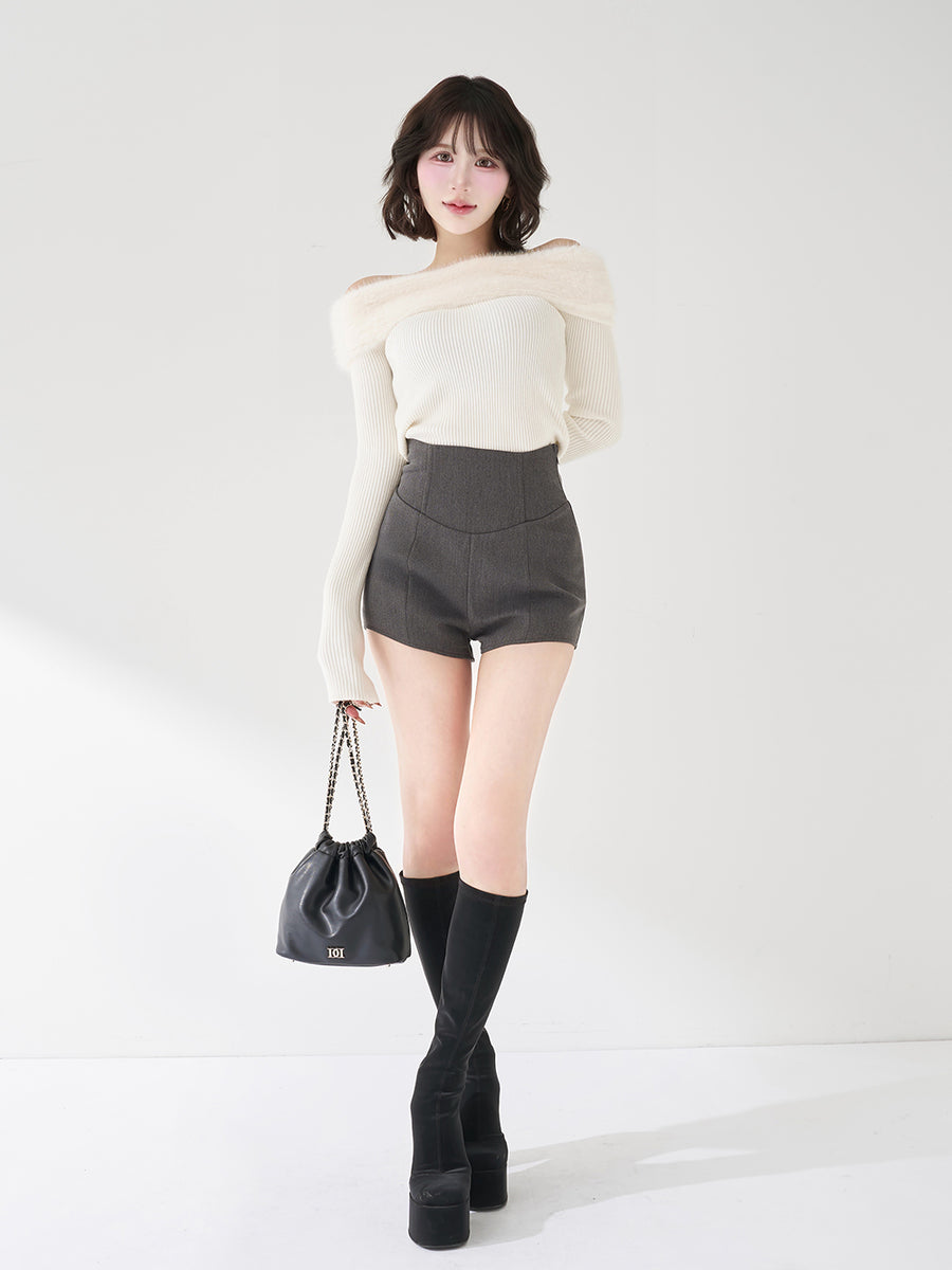 モデル：165cm（着用サイズ：FREE　着用カラー：WHT）