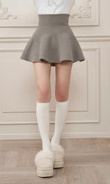 モデル：165cm（着用サイズ：FREE　着用カラー：GRY）