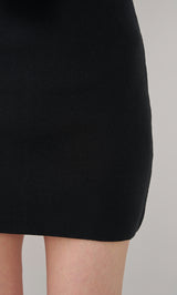 モデル：165cm（着用サイズ：FREE　着用カラー：BLK）