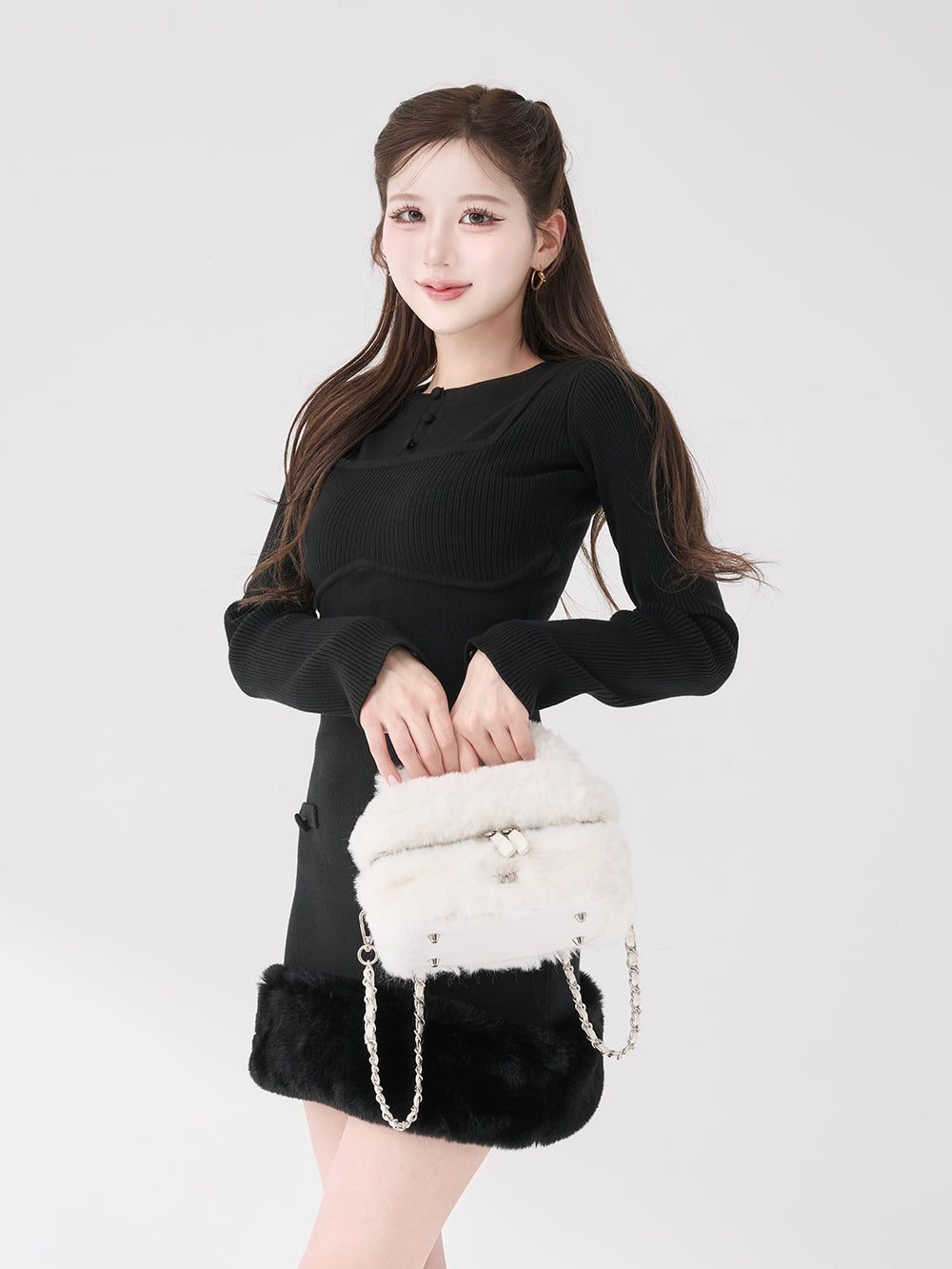 モデル：165cm（着用サイズ：FREE　着用カラー：BLK）