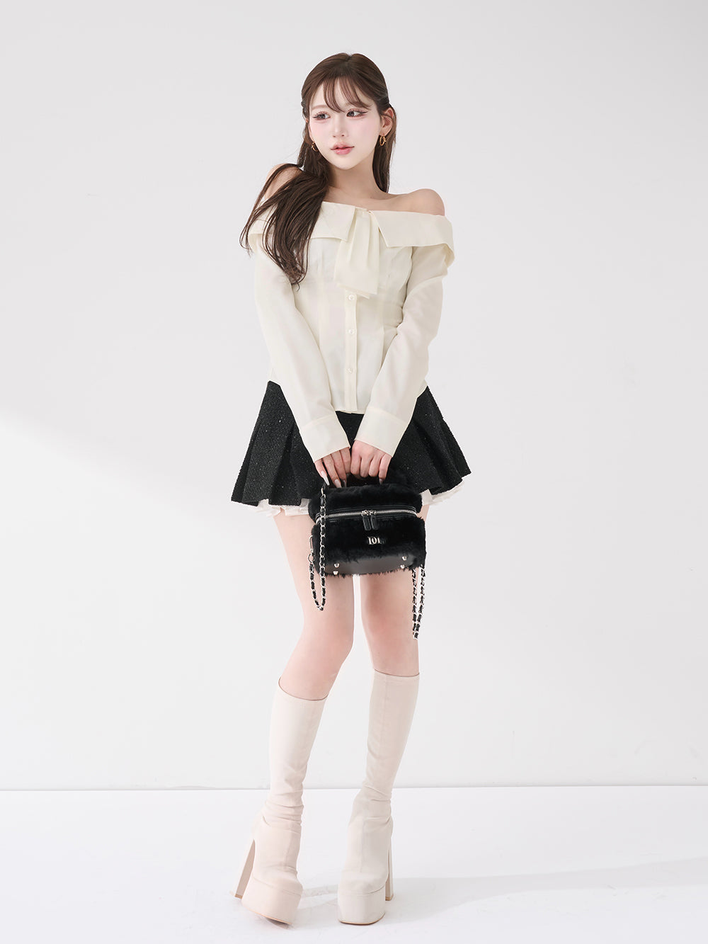 モデル：165cm（着用サイズ：FREE　着用カラー：WHT）