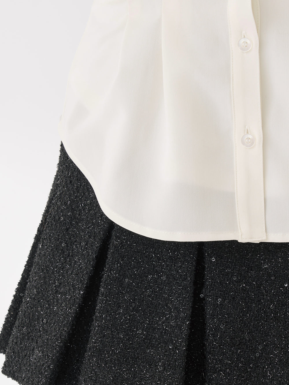 モデル：165cm（着用サイズ：FREE　着用カラー：WHT）