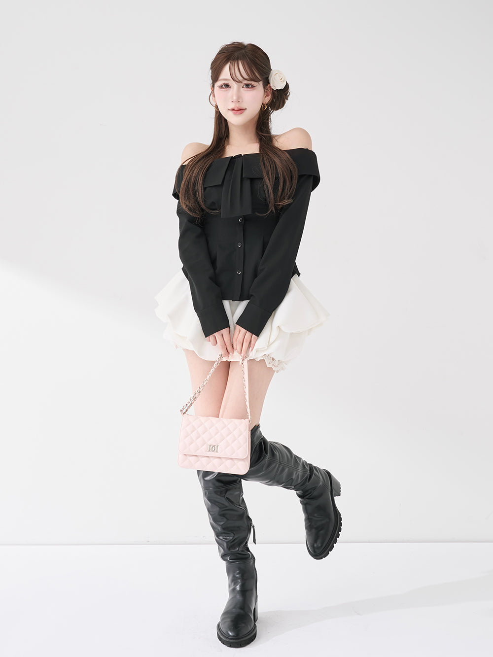 モデル：165cm（着用サイズ：FREE　着用カラー：BLK）