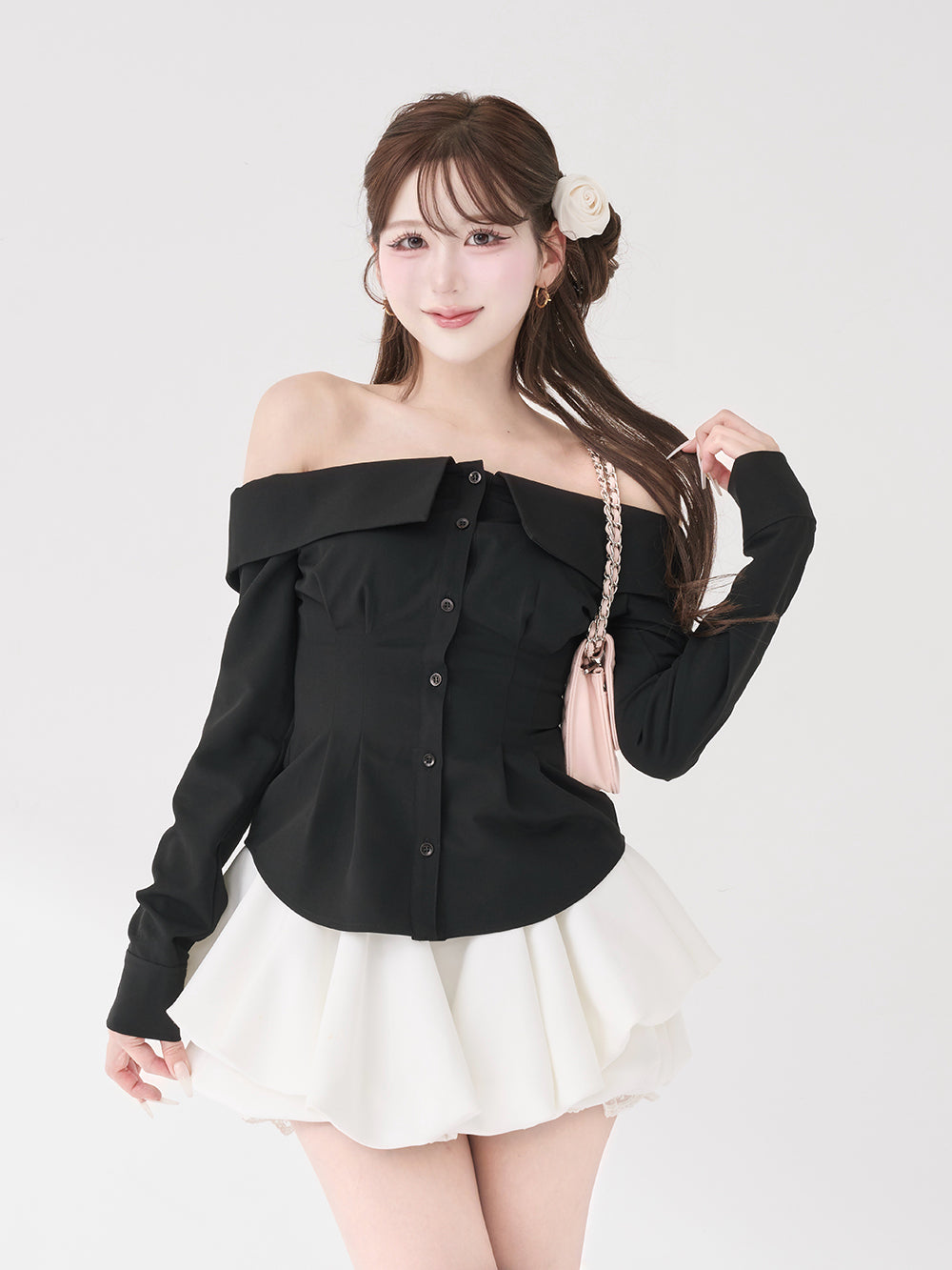 モデル：165cm（着用サイズ：FREE　着用カラー：BLK）