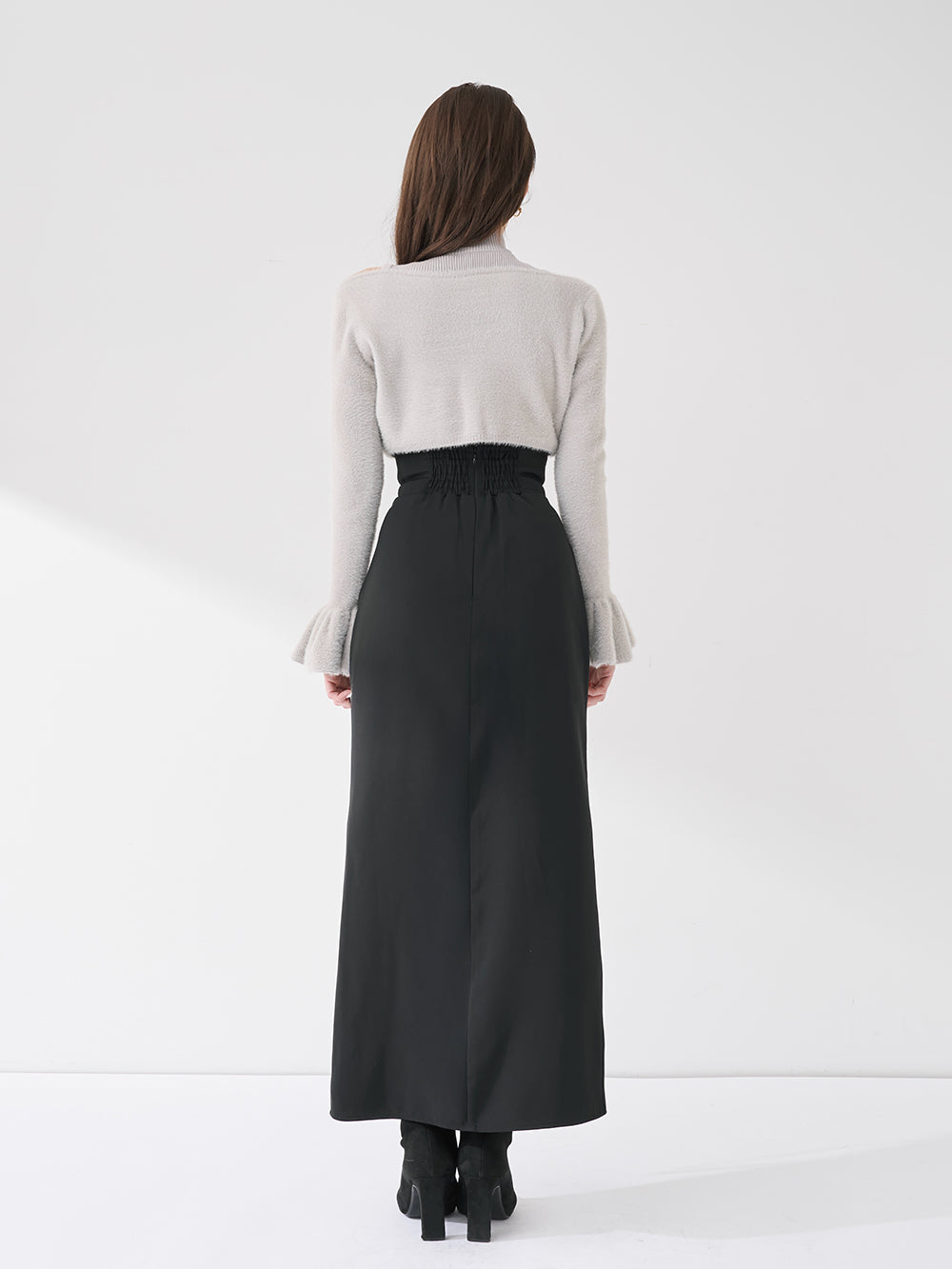 モデル：165cm（着用サイズ：FREE　着用カラー：BLK）