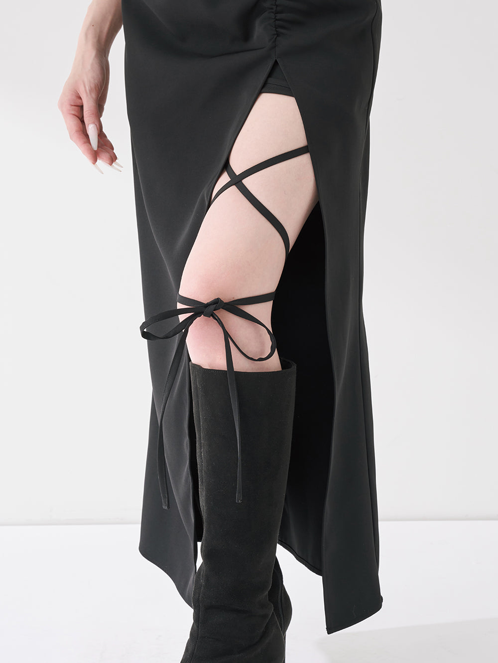 モデル：165cm（着用サイズ：FREE　着用カラー：BLK）