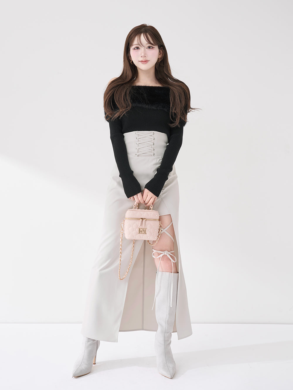 モデル：165cm（着用サイズ：FREE　着用カラー：WHT）