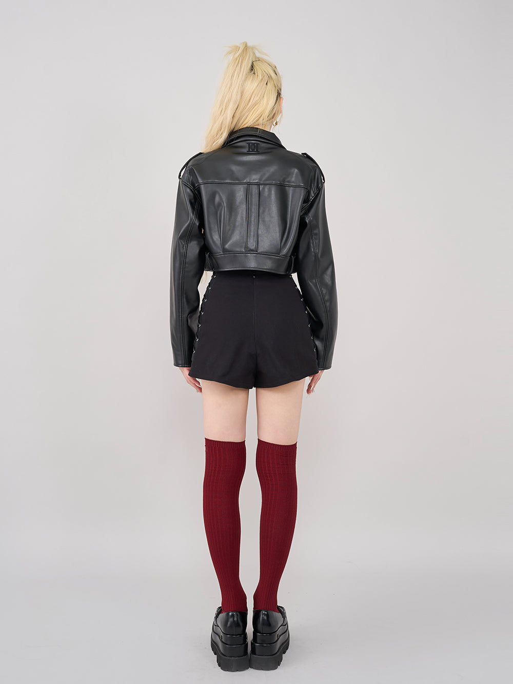 モデル：165cm（着用サイズ：FREE　着用カラー：BLK）