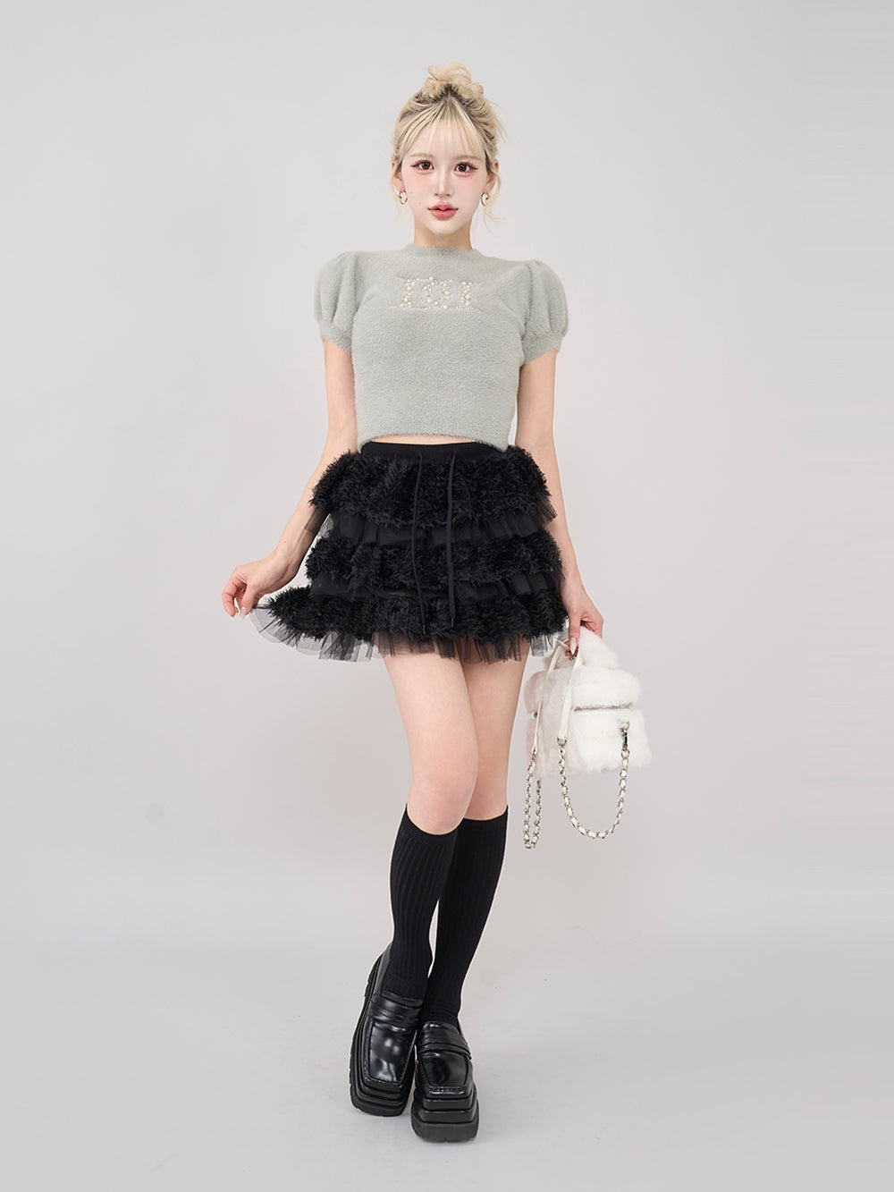 モデル：165cm（着用サイズ：FREE　着用カラー：BLK）