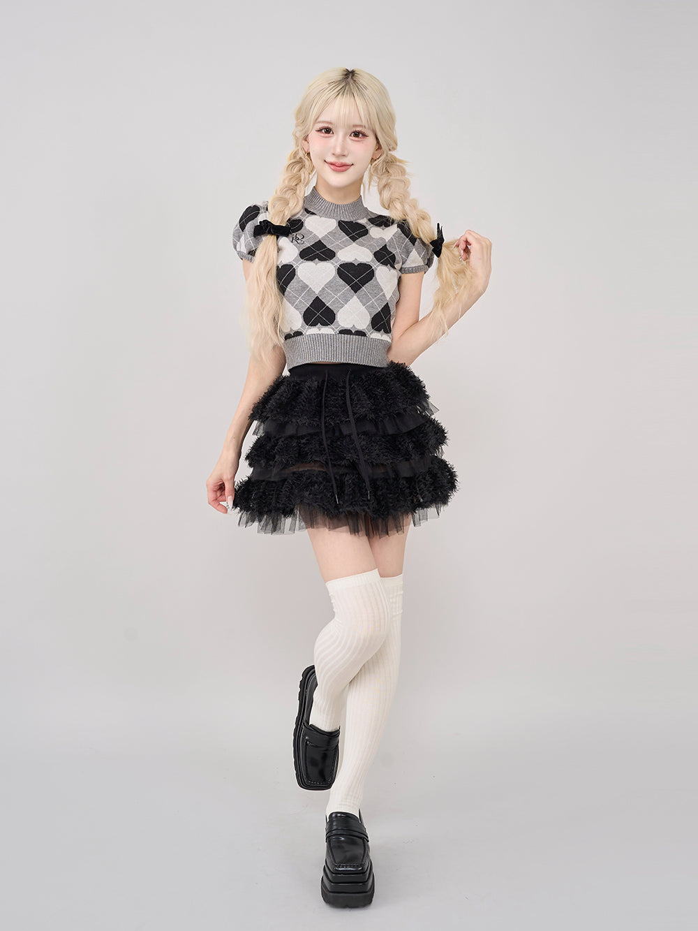 モデル：165cm（着用サイズ：FREE　着用カラー：BLK）