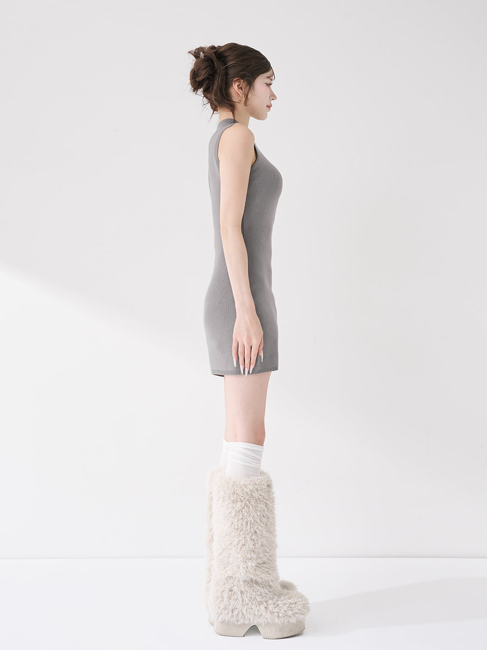 モデル：165cm（着用サイズ：FREE　着用カラー：GRY）