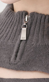 モデル：165cm（着用サイズ：FREE　着用カラー：GRY）