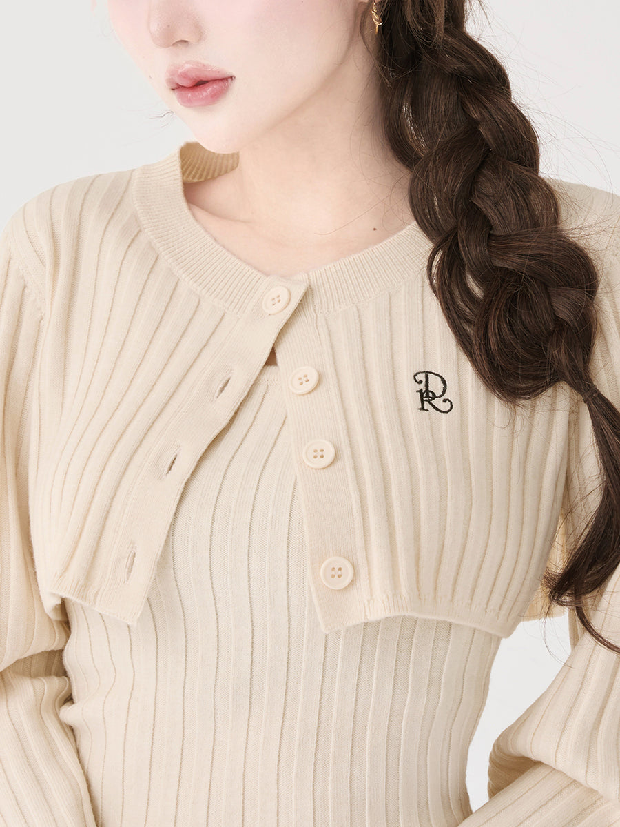 モデル：165cm（着用サイズ：FREE　着用カラー：IVO）