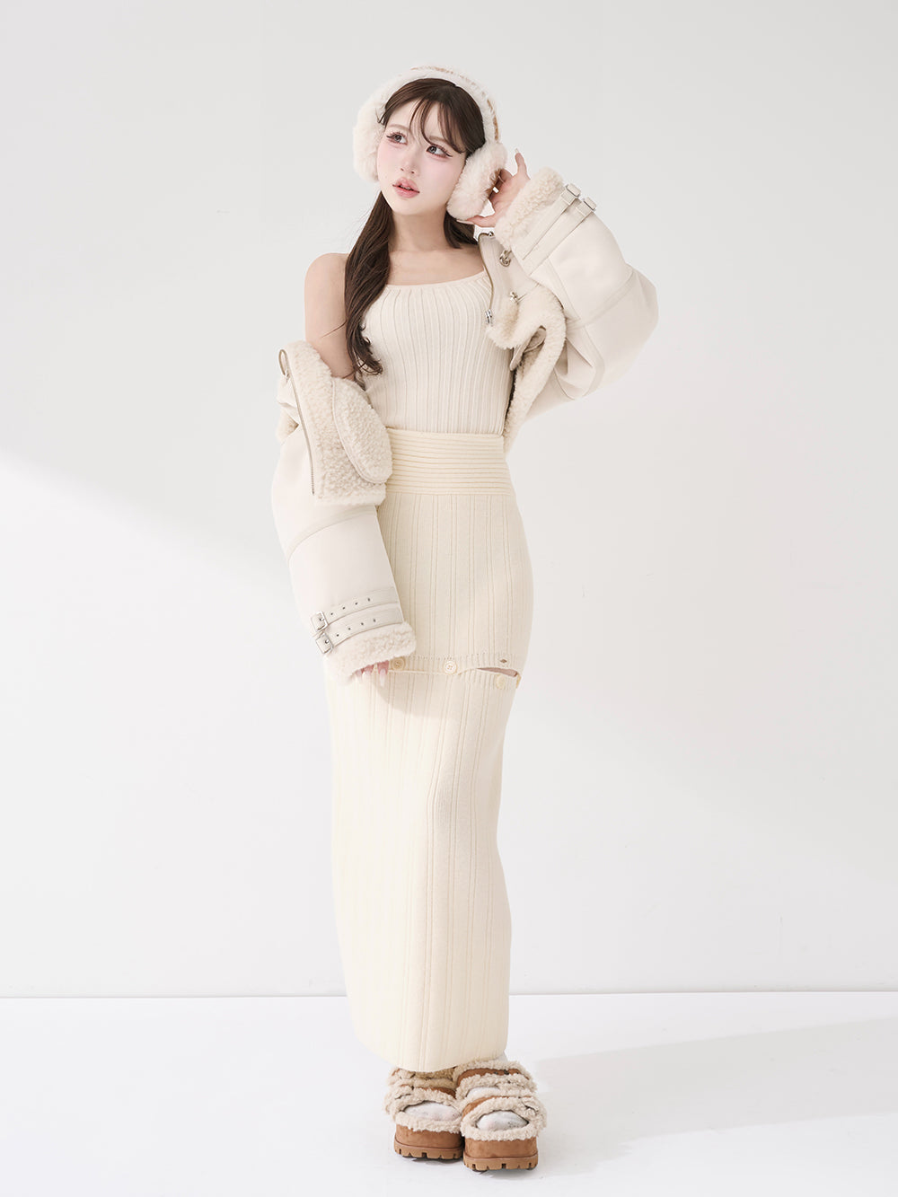 モデル：165cm（着用サイズ：FREE　着用カラー：IVO）