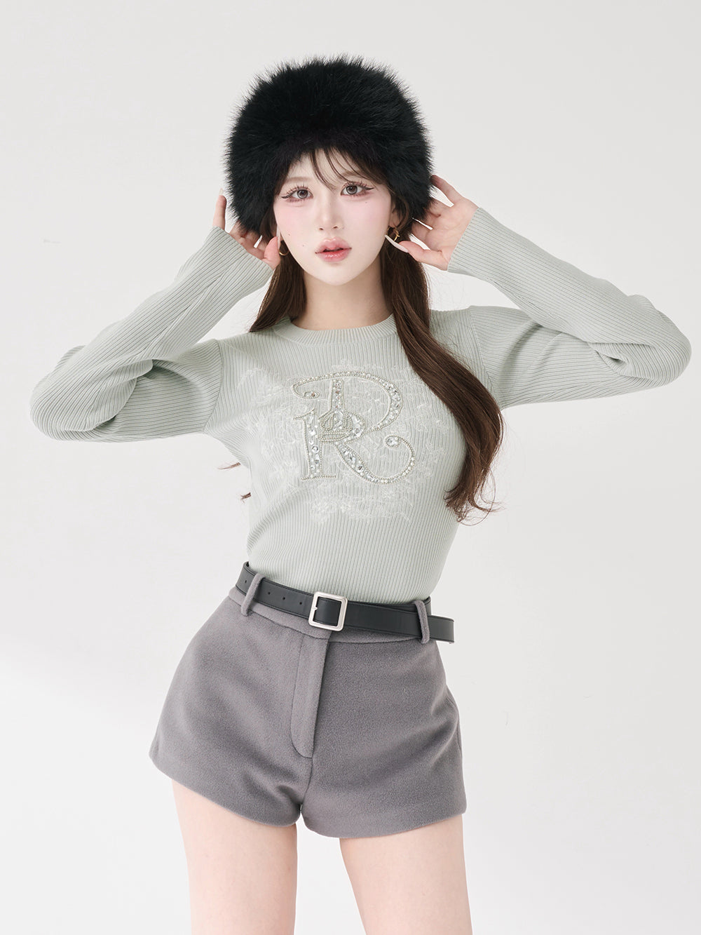 モデル：165cm（着用サイズ：FREE　着用カラー：GRY）