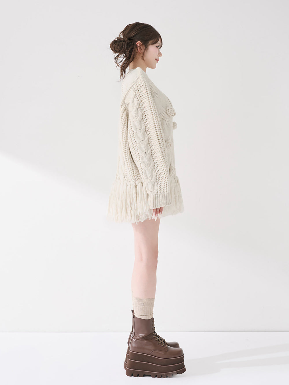 モデル：165cm（着用サイズ：FREE　着用カラー：WHT）