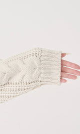 モデル：165cm（着用サイズ：FREE　着用カラー：WHT）