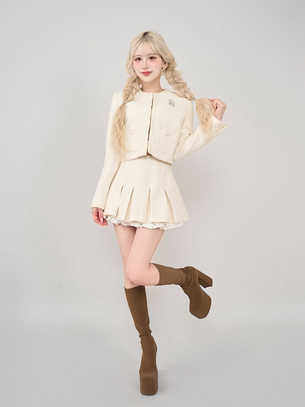 モデル：165cm（着用サイズ：S　着用カラー：IVO）