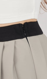 モデル：165cm（着用サイズ：FREE　着用カラー：GRY）