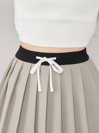 モデル：165cm（着用サイズ：FREE　着用カラー：GRY）