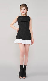 モデル：165cm（着用サイズ：FREE　着用カラー：BLK）