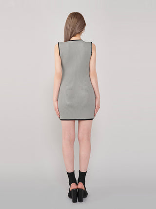 モデル：165cm（着用サイズ：FREE　着用カラー：GRY）