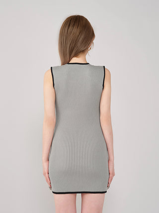 モデル：165cm（着用サイズ：FREE　着用カラー：GRY）