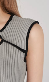 モデル：165cm（着用サイズ：FREE　着用カラー：GRY）