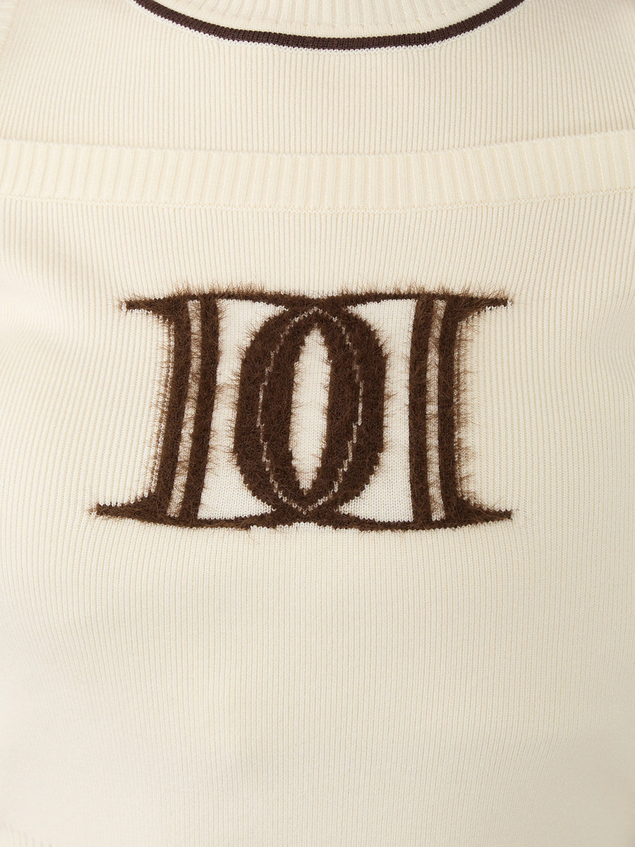 モデル：165cm（着用サイズ：FREE　着用カラー：IVO）