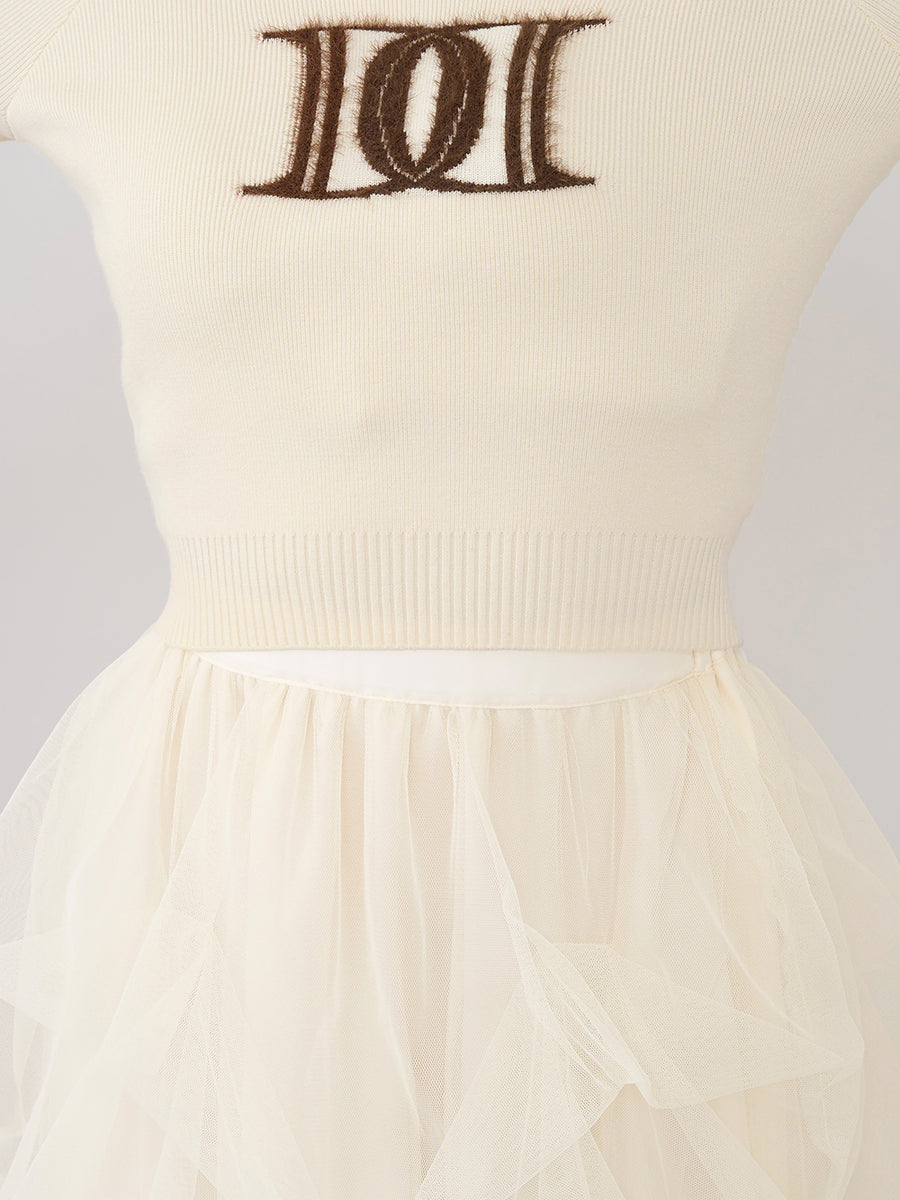 モデル：165cm（着用サイズ：FREE　着用カラー：IVO）