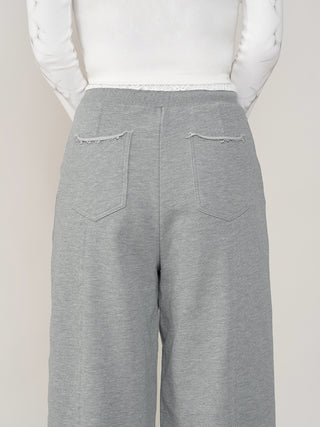 モデル：160cm（着用サイズ：FREE　着用カラー：GRY）