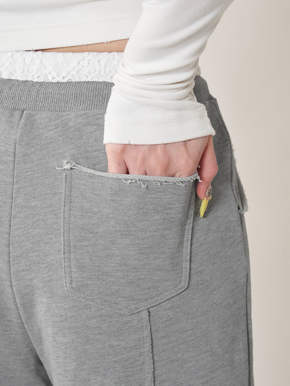 モデル：160cm（着用サイズ：FREE　着用カラー：GRY）